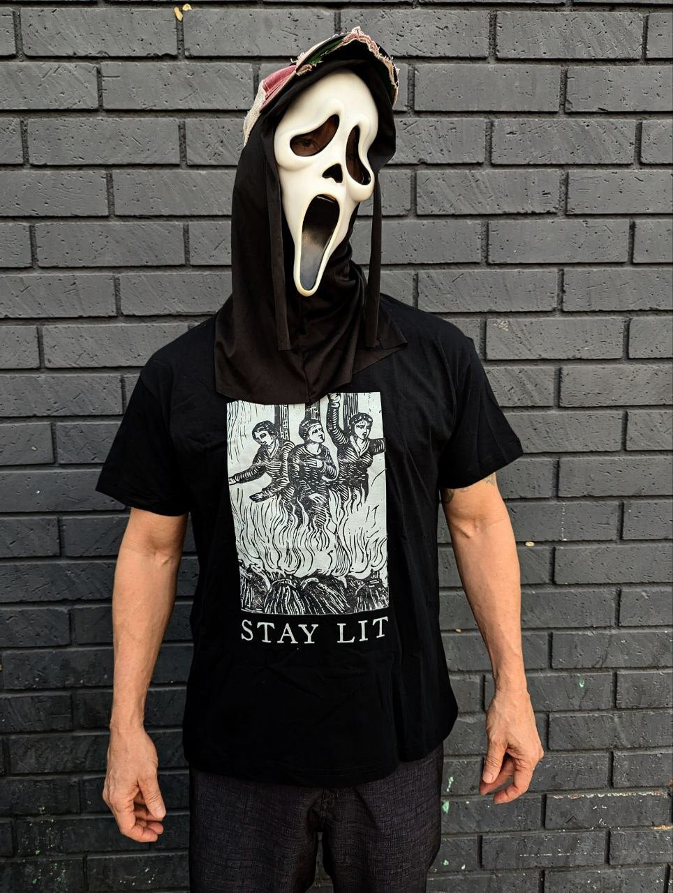 Stay Lit T-Shirt - Lace & Thornz