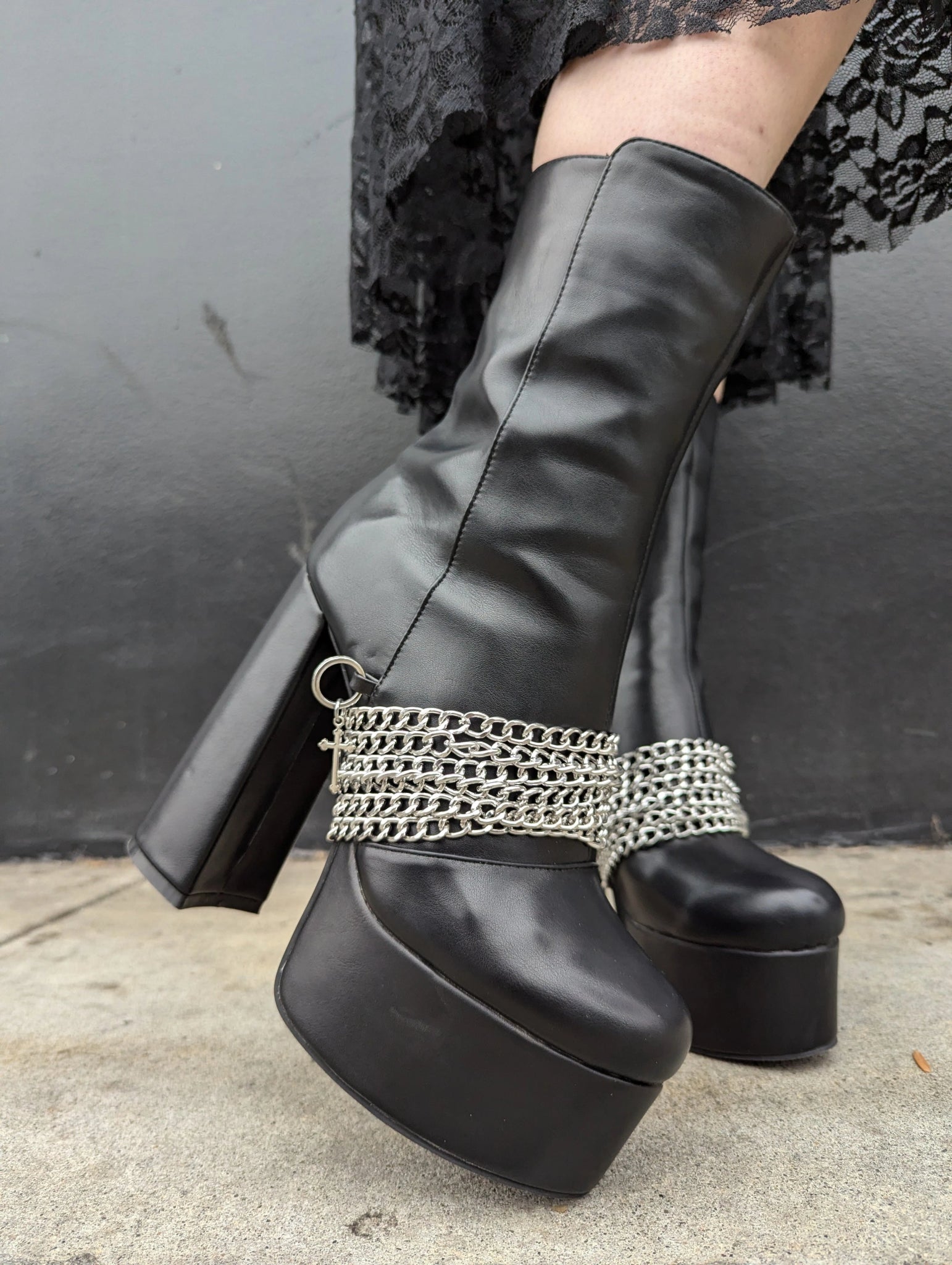 Boots - Lace & Thornz