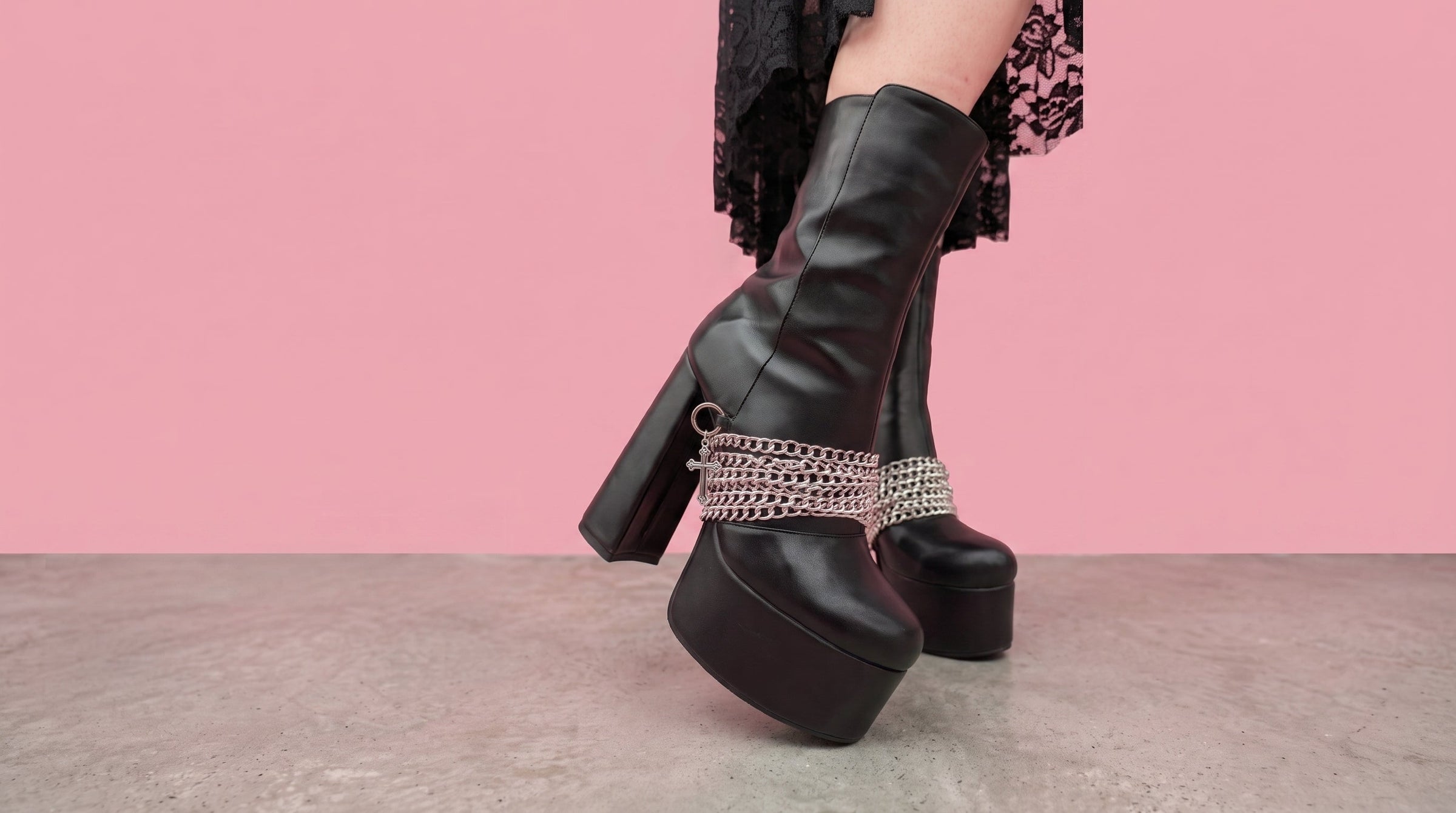 Boots - Lace & Thornz