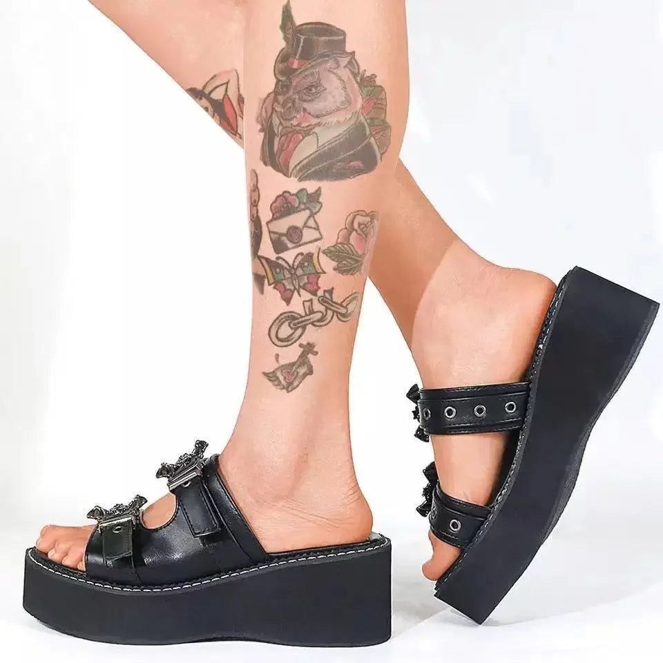 Dark Ritual Sandals - Lace & Thornz