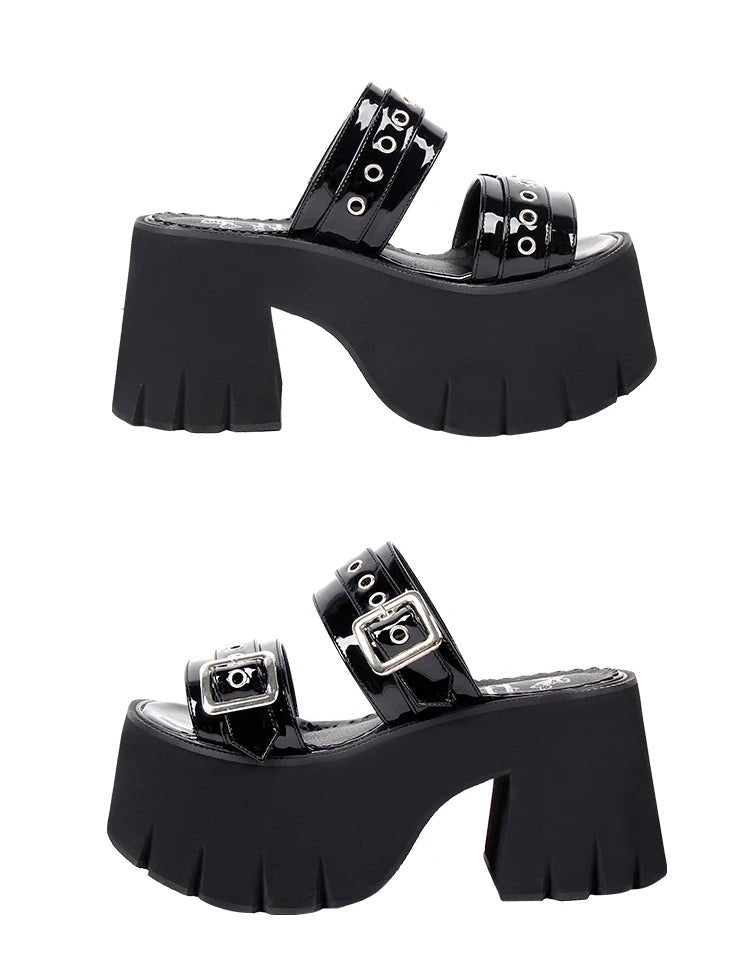 Haunt the Darkness Platform Sandals - Lace & Thornz