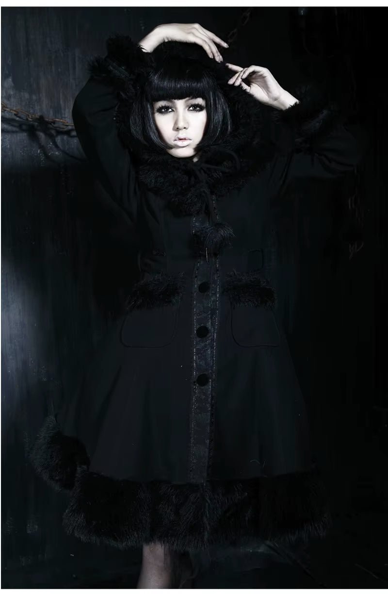 'Queen of the Wolves' Coat - Lace & Thornz