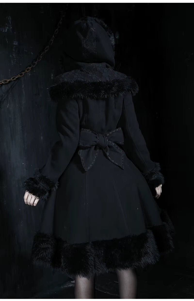 'Queen of the Wolves' Coat - Lace & Thornz