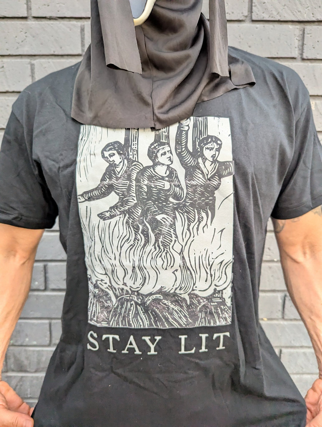 Stay Lit T-Shirt - Lace & Thornz