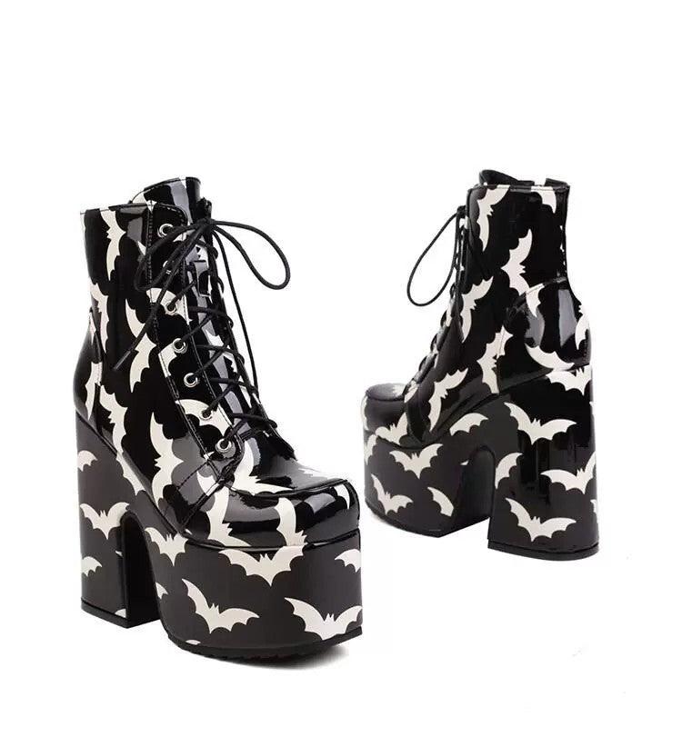 Winged Wonderland Platform Boots - Lace & Thornz